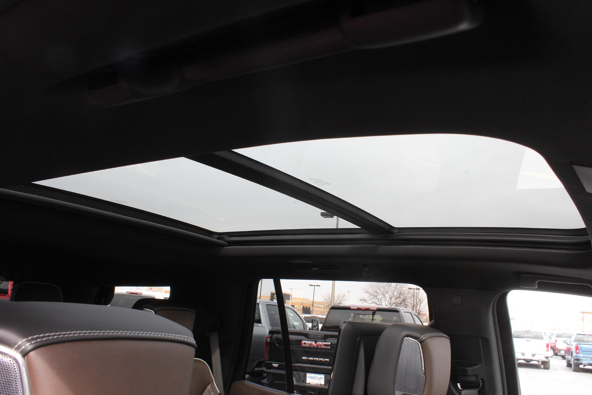 2025 GMC Yukon Vehicle Photo in AURORA, CO 80012-4011