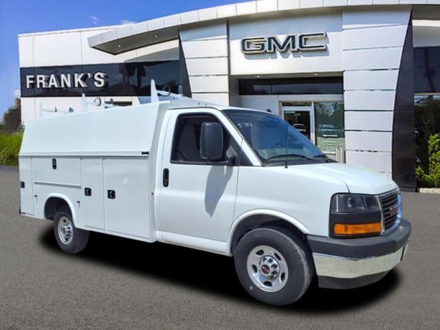2024 GMC Savana Cutaway 3500 Vehicle Photo in LYNDHURST, NJ 07071-2008