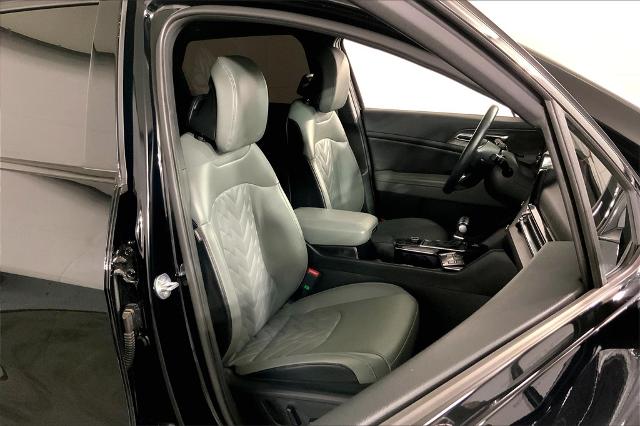 2023 Kia Sportage Vehicle Photo in Lees Summit, MO 64086