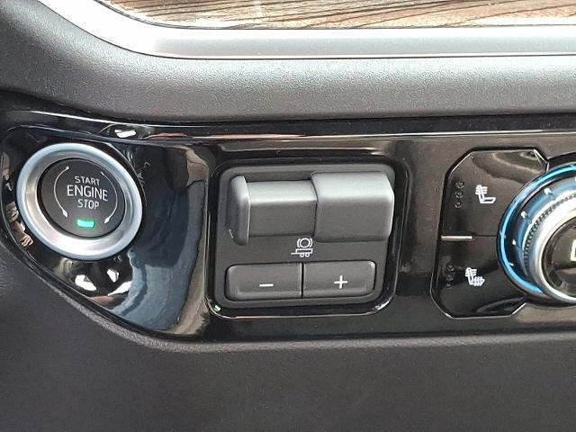 2025 GMC Sierra 1500 Vehicle Photo in TREVOSE, PA 19053-4984