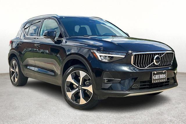2025 Volvo XC40 Vehicle Photo in Houston, TX 77007