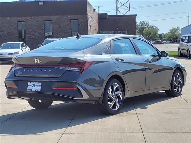 2024 Hyundai ELANTRA Vehicle Photo in Peoria, IL 61615