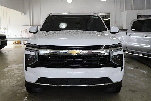 2025 Chevrolet Suburban Vehicle Photo in MEDINA, OH 44256-9001