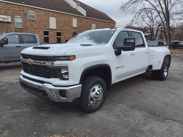 2025 Chevrolet Silverado 3500 HD Vehicle Photo in INDIANA, PA 15701-1897