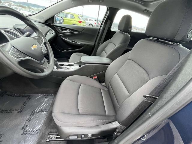 2022 Chevrolet Malibu Vehicle Photo in ALCOA, TN 37701-3235