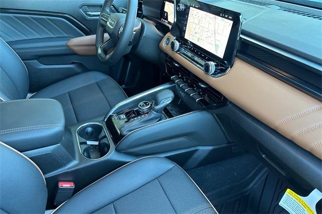 2025 GMC Canyon Vehicle Photo in ELK GROVE, CA 95757-8703