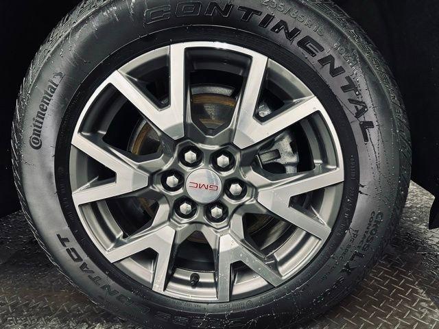 2022 GMC Acadia Vehicle Photo in MEDINA, OH 44256-9631