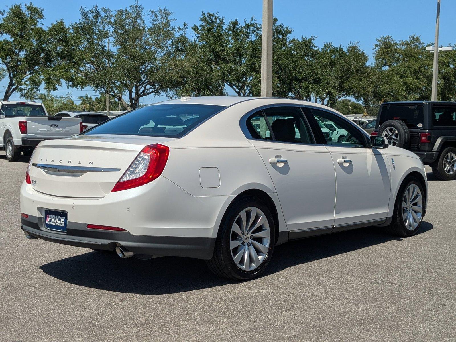 2015 Lincoln MKS Vehicle Photo in St. Petersburg, FL 33713