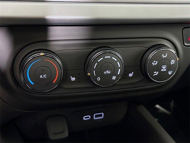 2025 Chevrolet Trax Vehicle Photo in PUYALLUP, WA 98371-4149