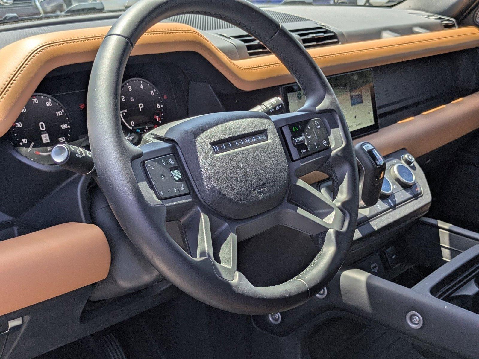 2024 Land Rover Defender Vehicle Photo in Tampa, FL 33614