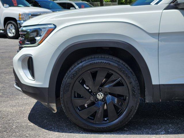2024 Volkswagen Atlas Vehicle Photo in Decatur, TX 76234