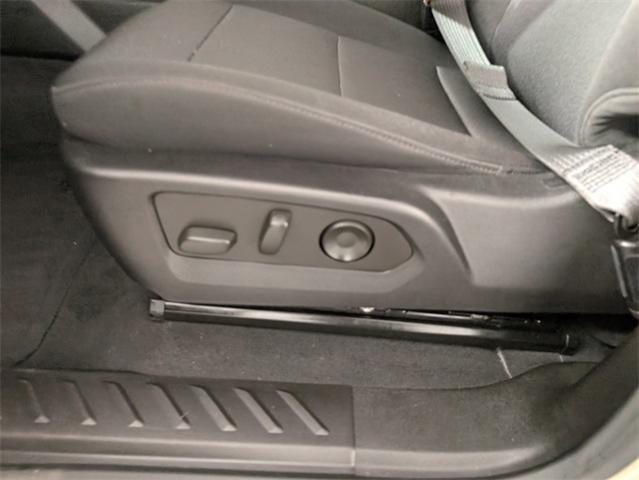 2024 Chevrolet Colorado Vehicle Photo in ENGLEWOOD, CO 80113-6708