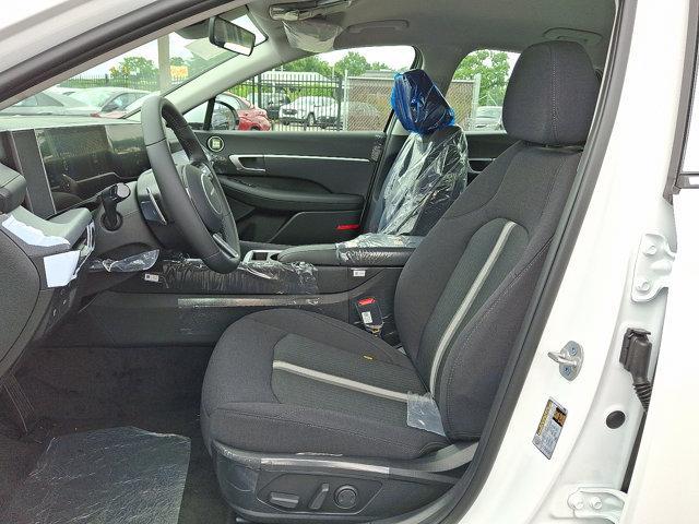 2025 Hyundai SONATA Hybrid Vehicle Photo in Philadelphia, PA 19116