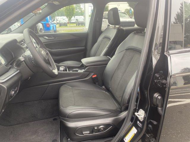 2025 Jeep Grand Cherokee L Vehicle Photo in Doylsetown, PA 18901