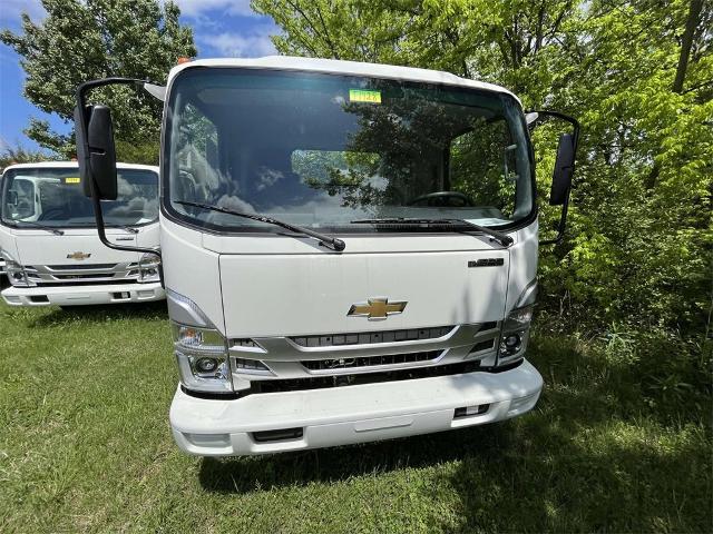 2024 Chevrolet Low Cab Forward 4500 Vehicle Photo in ALCOA, TN 37701-3235