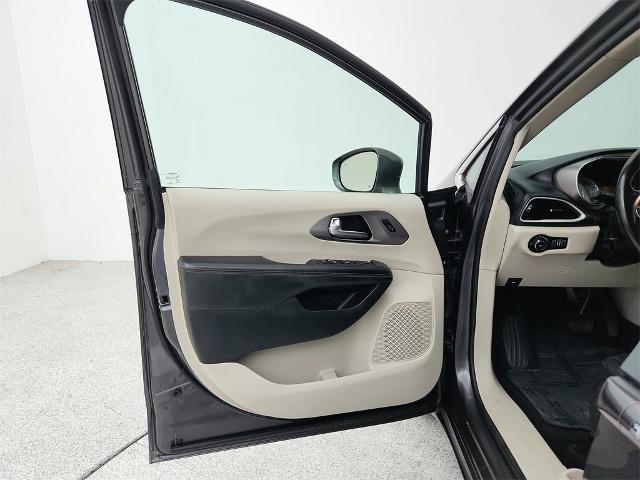 2020 Chrysler Pacifica Vehicle Photo in Grapevine, TX 76051