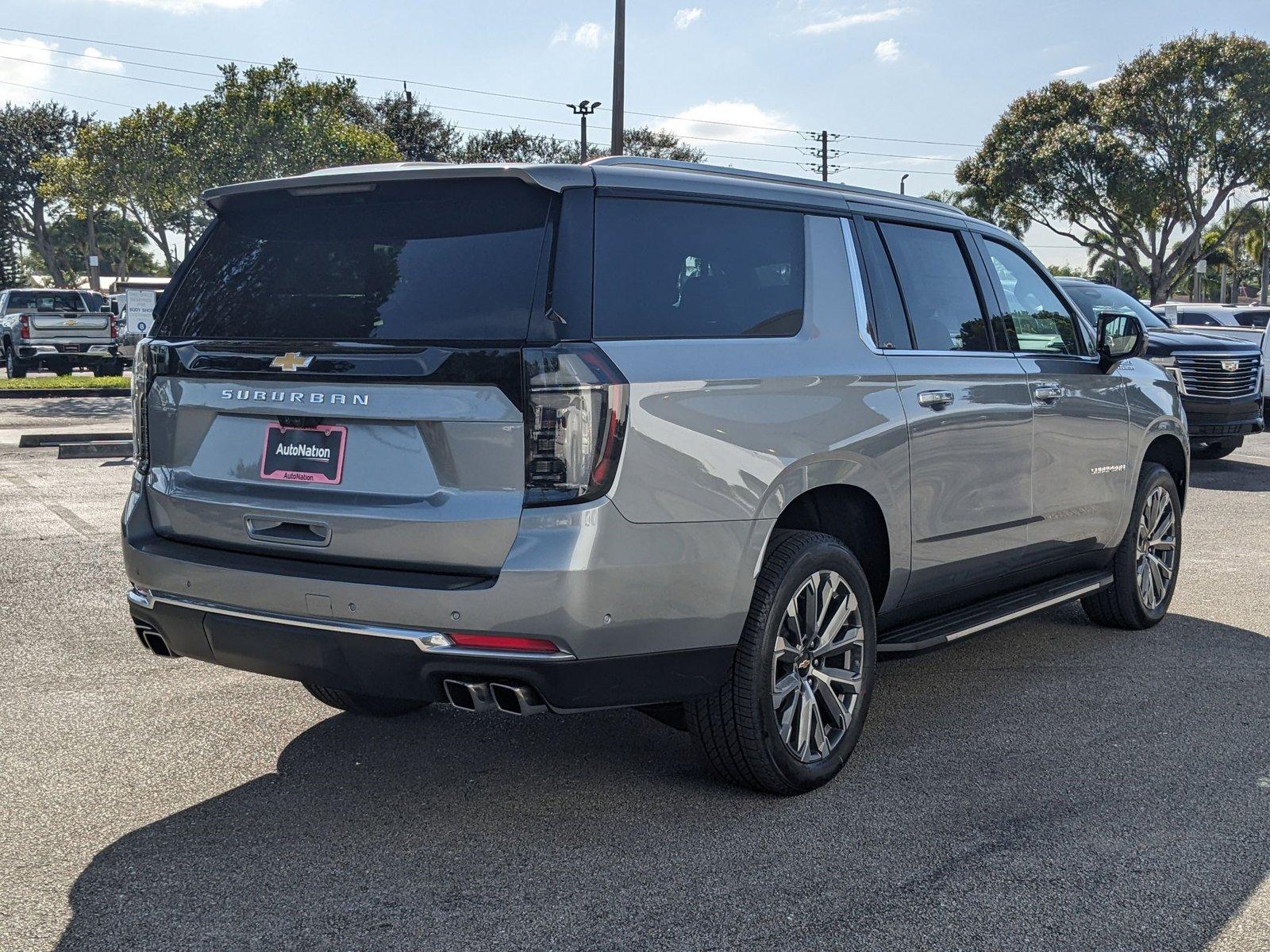 2025 Chevrolet Suburban Vehicle Photo in GREENACRES, FL 33463-3207