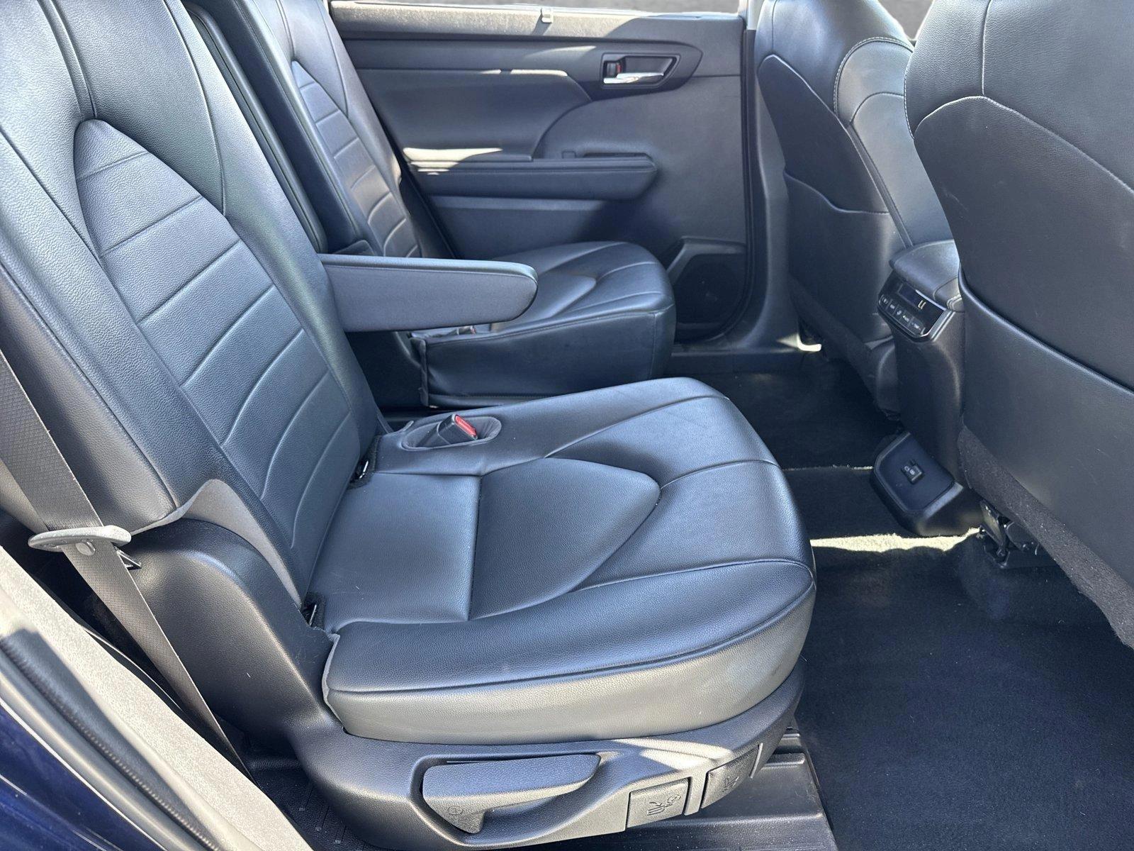 2022 Toyota Highlander Vehicle Photo in Ft. Myers, FL 33907