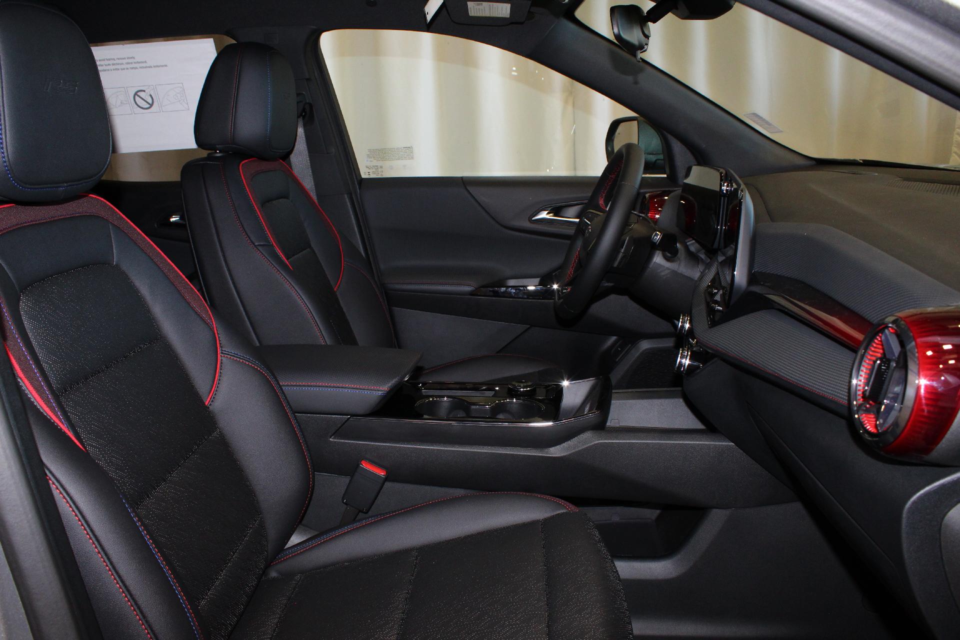 2025 Chevrolet Equinox Vehicle Photo in NORTHAMPTON, MA 01060-1120
