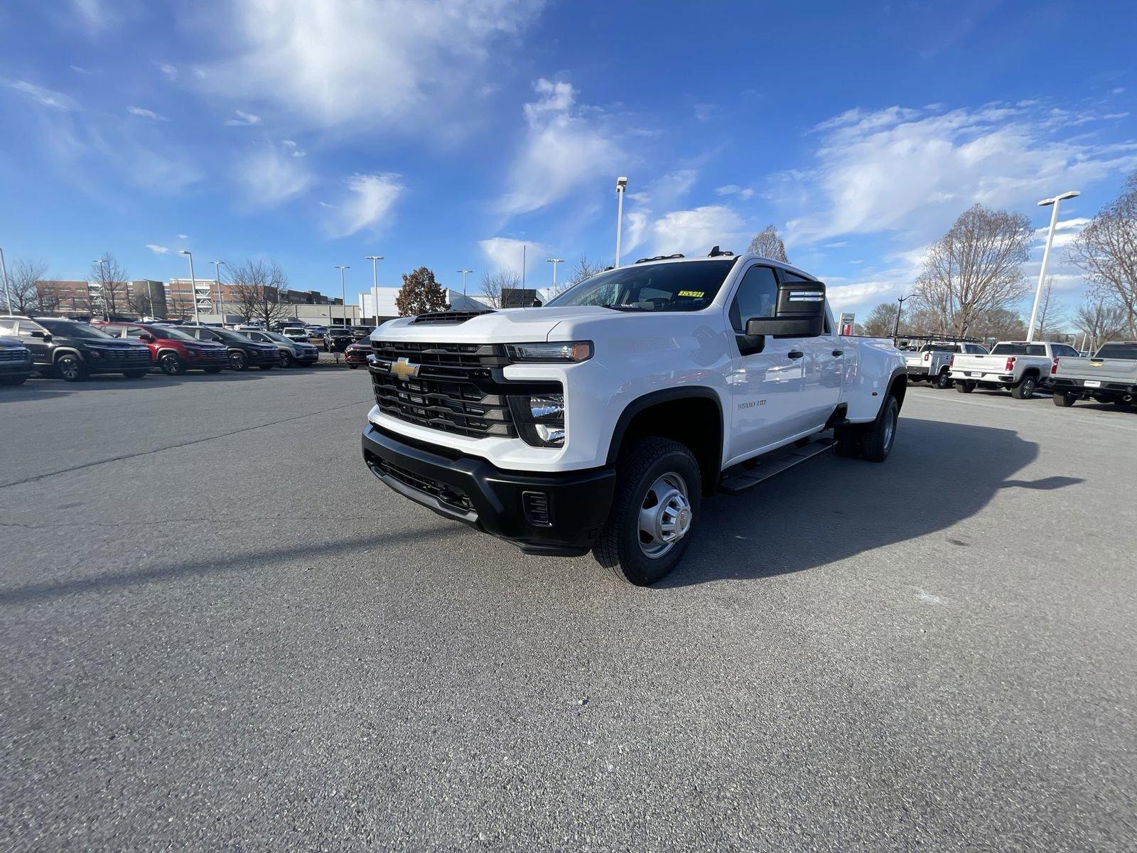 2025 Chevrolet Silverado 3500 HD Vehicle Photo in BENTONVILLE, AR 72712-4322