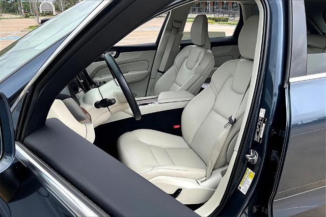 2022 Volvo XC60 Recharge Plug-In Hybrid Vehicle Photo in Houston, TX 77007