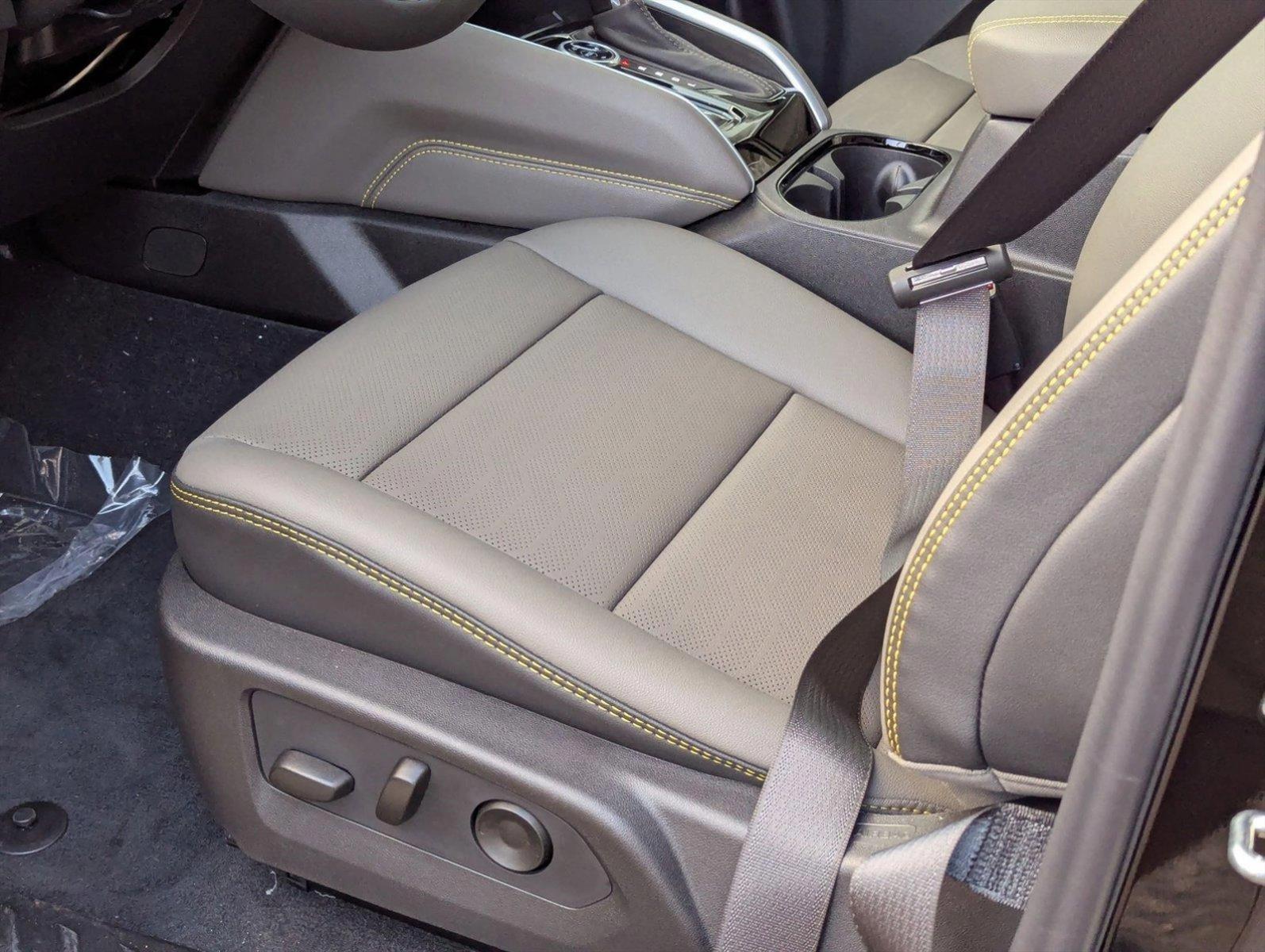 2025 Chevrolet Colorado Vehicle Photo in GREENACRES, FL 33463-3207