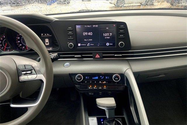 2021 Hyundai Elantra Vehicle Photo in TOPEKA, KS 66609-0000