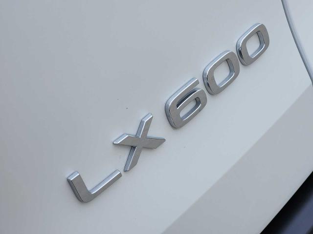 2024 Lexus LX 600 Vehicle Photo in FORT WORTH, TX 76132