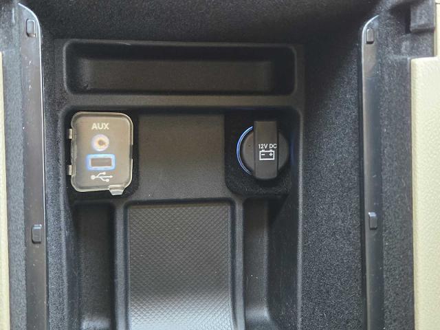 2014 Chrysler 300 Vehicle Photo in DENTON, TX 76210-9321