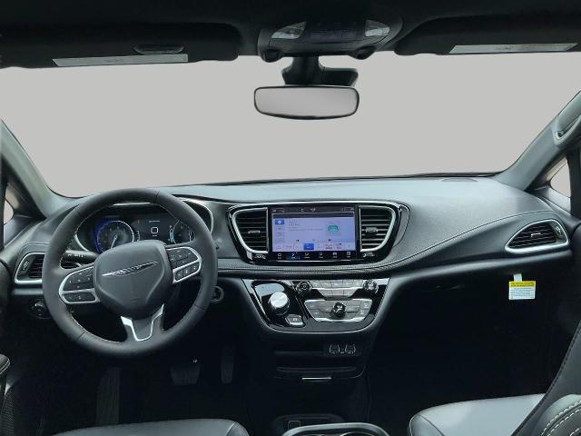 2025 Chrysler Pacifica Vehicle Photo in Kaukauna, WI 54130