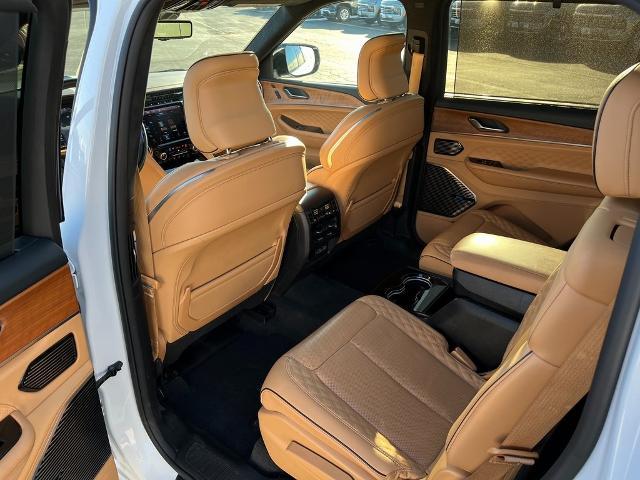 2021 Jeep Grand Cherokee L Vehicle Photo in GREEN BAY, WI 54304-5303