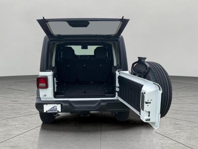 2025 Jeep Wrangler Vehicle Photo in Kaukauna, WI 54130
