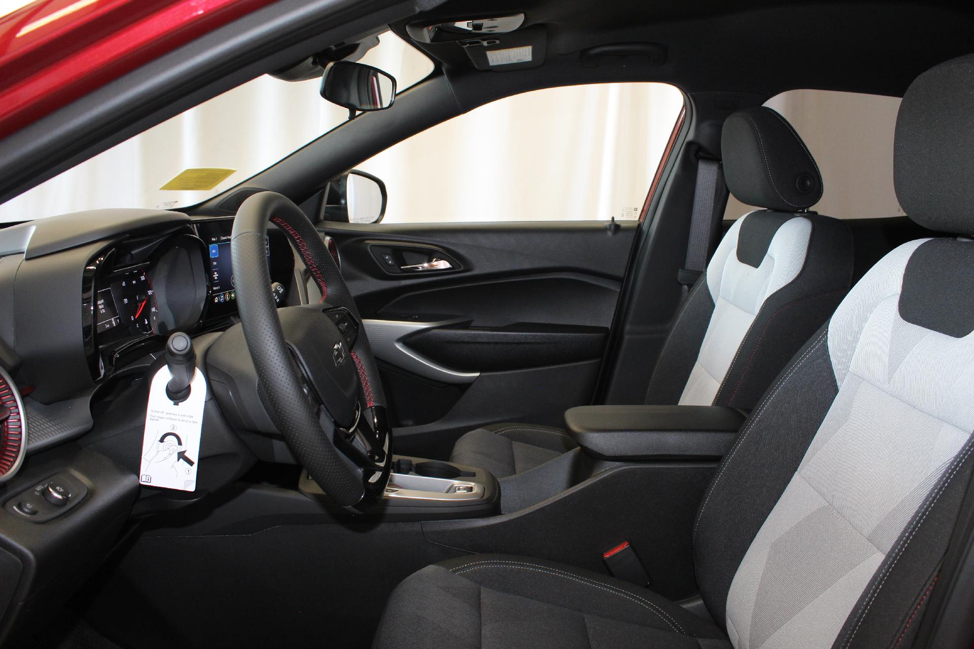 2025 Chevrolet Trax Vehicle Photo in NORTHAMPTON, MA 01060-1120