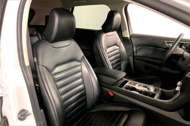 2024 Ford Edge Vehicle Photo in KANSAS CITY, MO 64114-4502