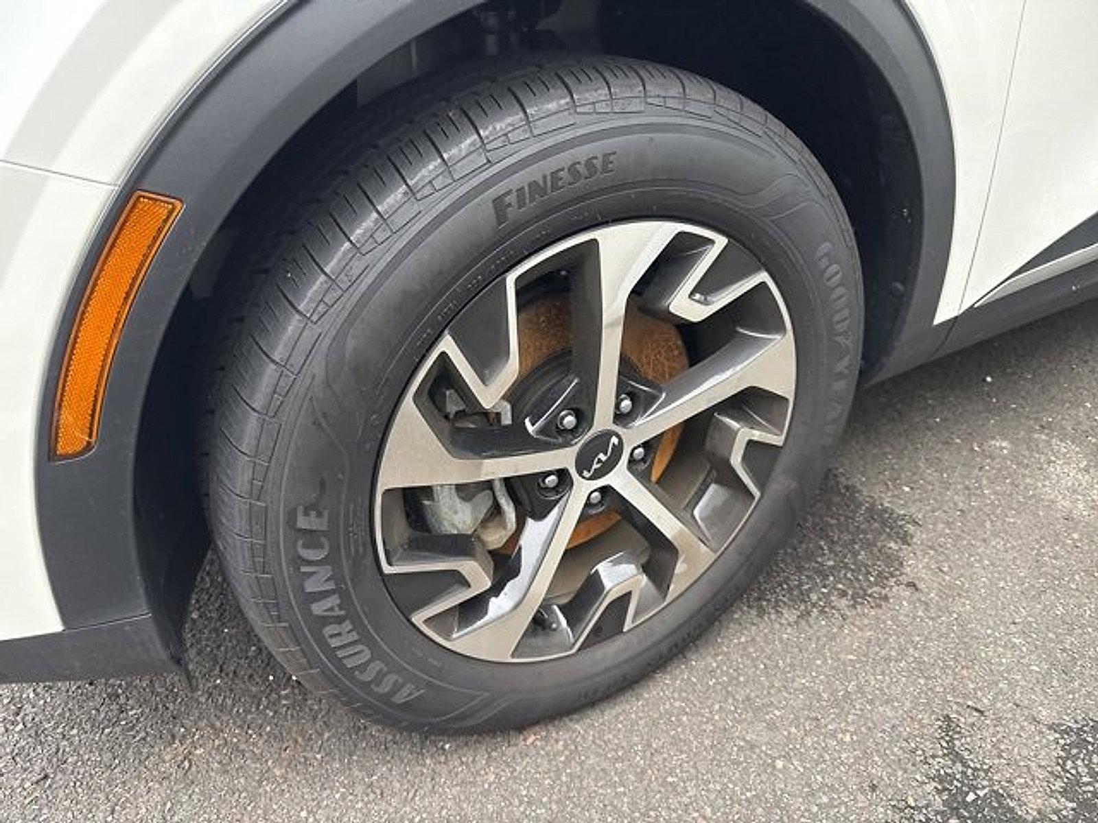 2024 Kia Sportage Hybrid Vehicle Photo in Trevose, PA 19053