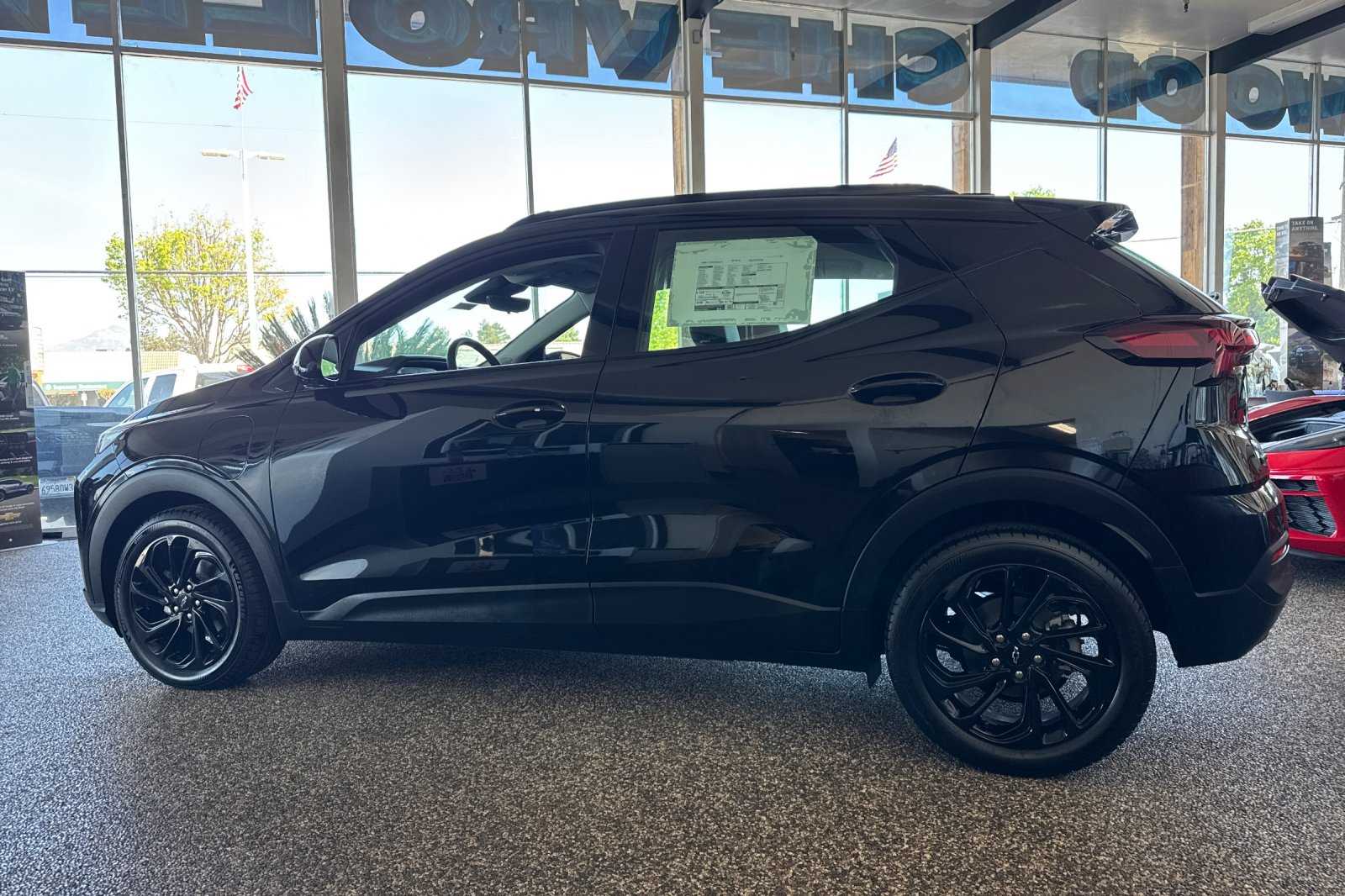 2027 Chevrolet Bolt RS - Photo 7