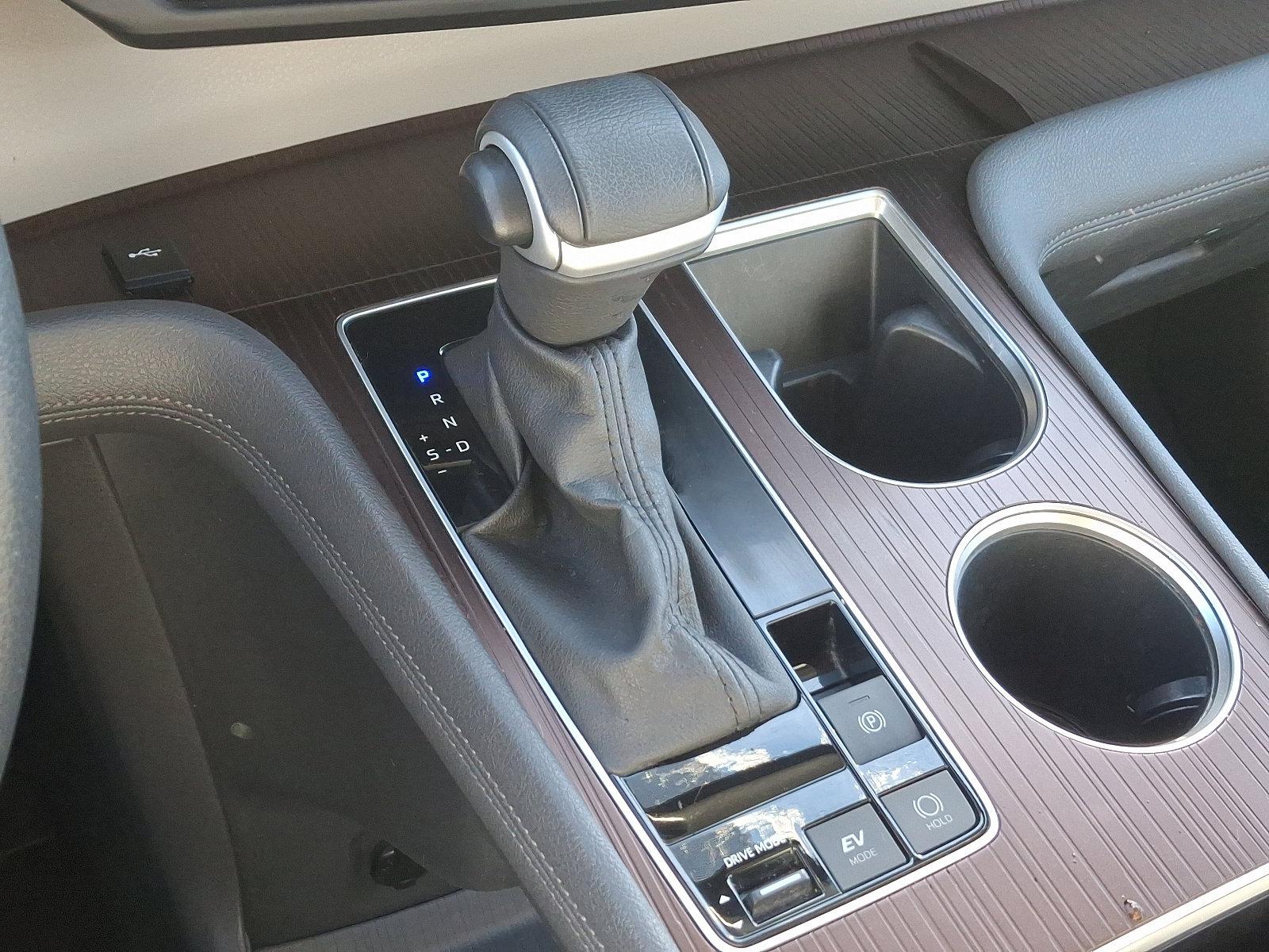 2023 Toyota Sienna Vehicle Photo in Trevose, PA 19053