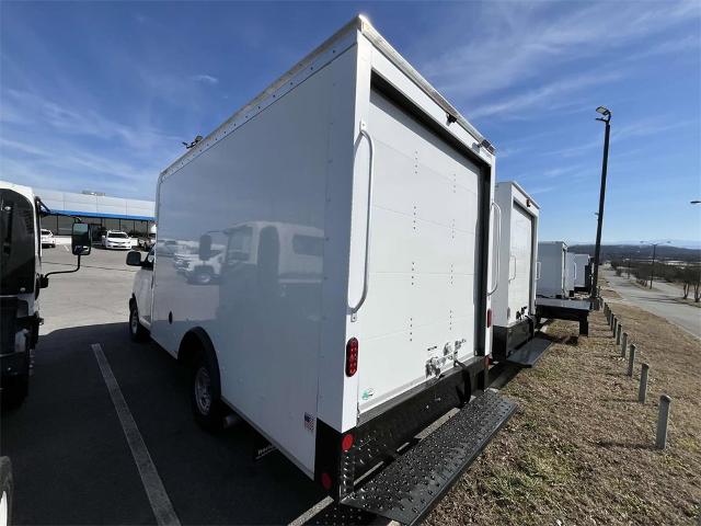 2025 Chevrolet Express Cutaway 3500 Vehicle Photo in ALCOA, TN 37701-3235