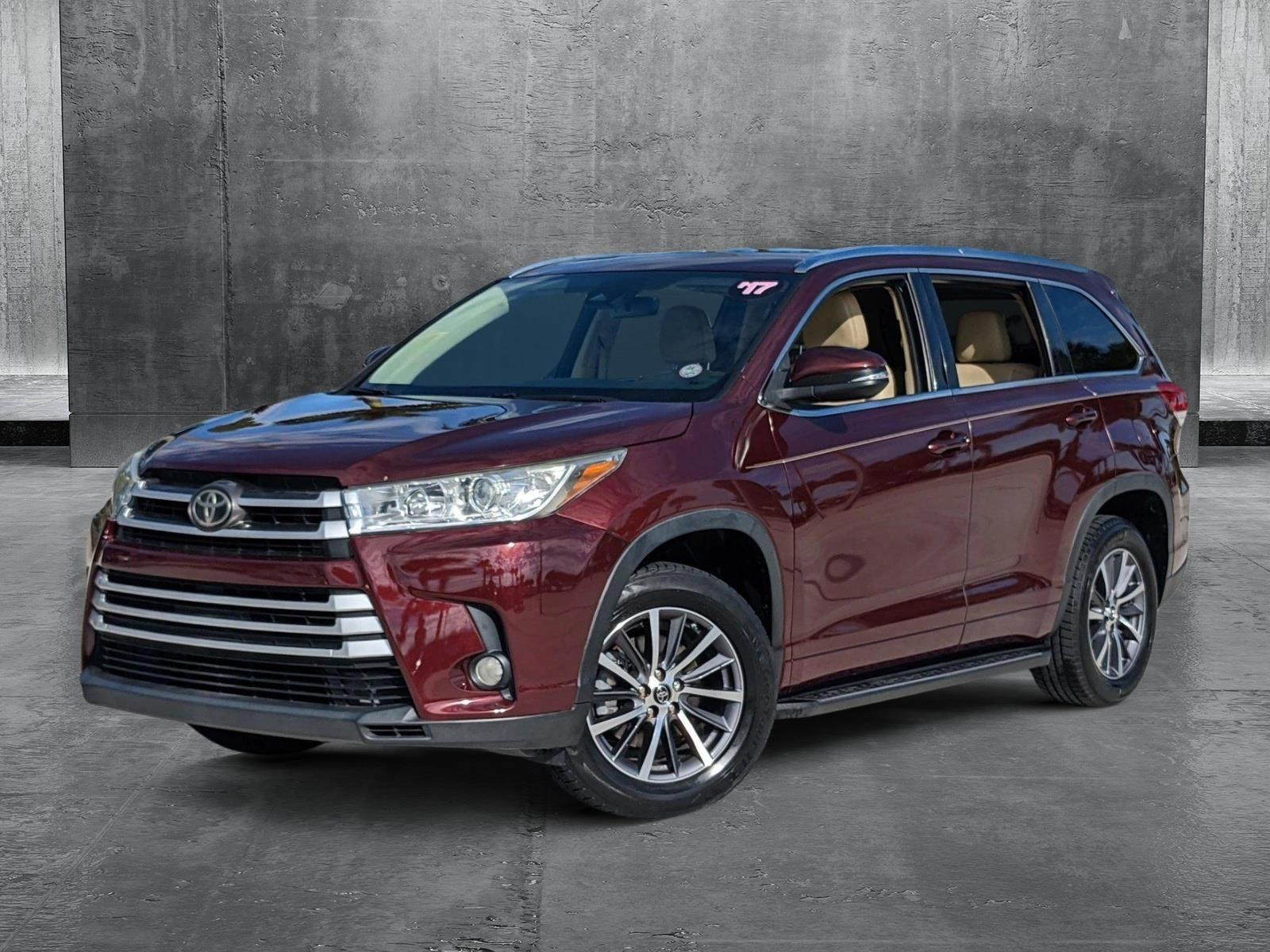 2017 Toyota Highlander Vehicle Photo in Davie, FL 33331