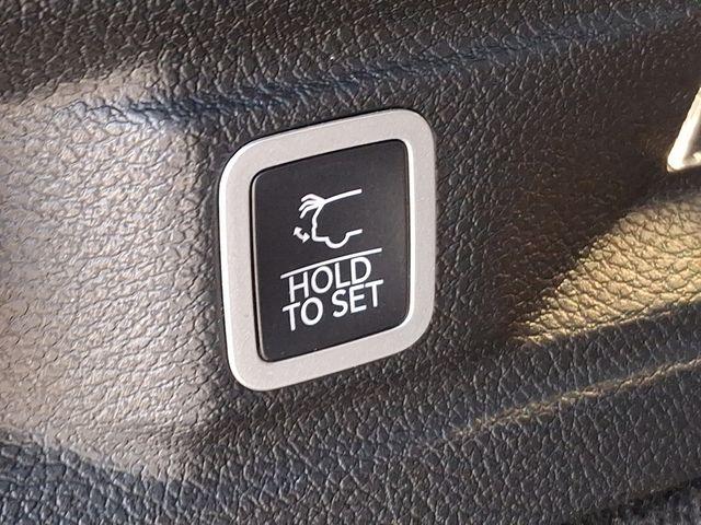 2023 Jeep Grand Cherokee L Vehicle Photo in WATERTOWN, CT 06795-3318