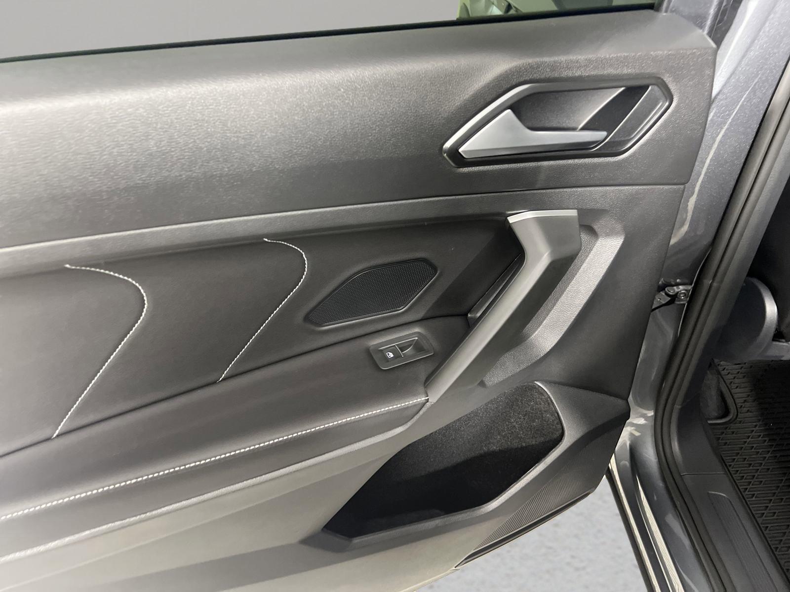 2024 Volkswagen Tiguan Vehicle Photo in Georgetown, TX 78626