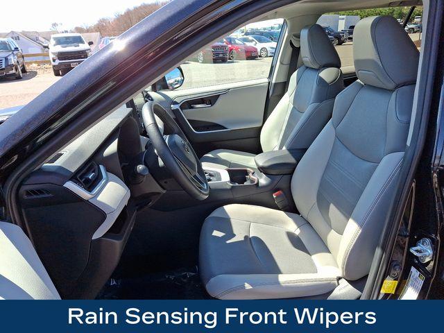 2021 Toyota RAV4 Hybrid Vehicle Photo in DANBURY, CT 06810-5034