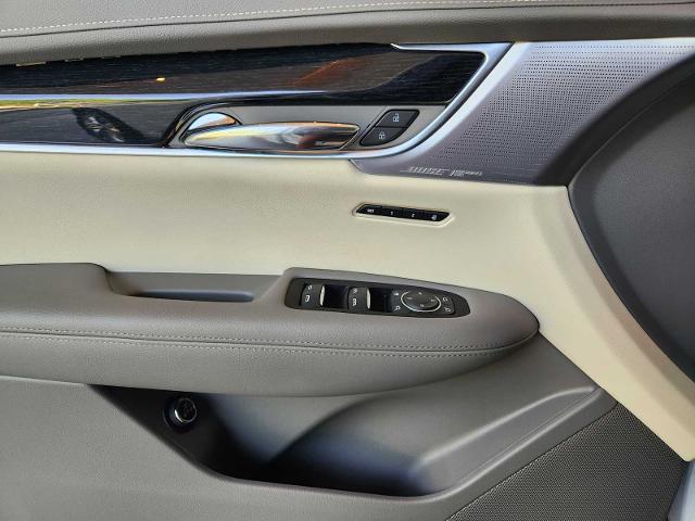 2025 Cadillac XT6 Vehicle Photo in HOUSTON, TX 77079