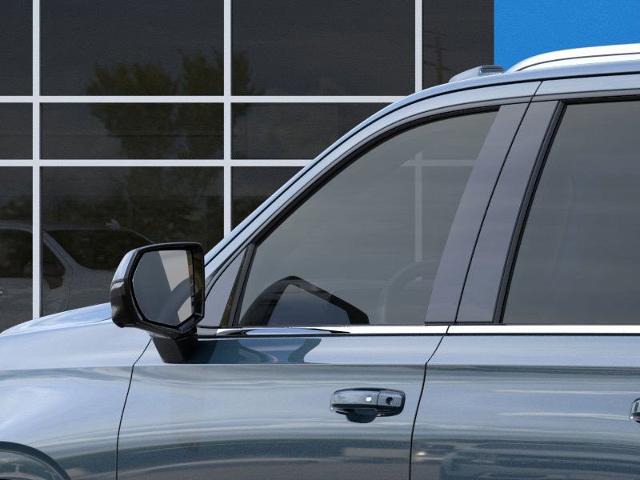 2025 Chevrolet Suburban Vehicle Photo in EVERETT, WA 98203-5662