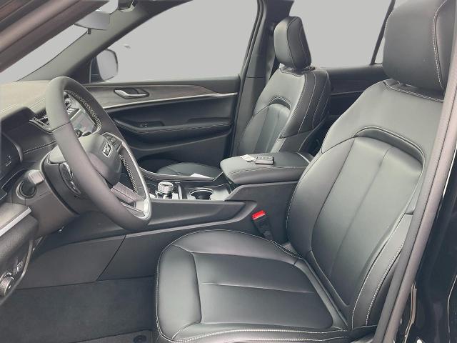 2025 Jeep Grand Cherokee Vehicle Photo in Kaukauna, WI 54130