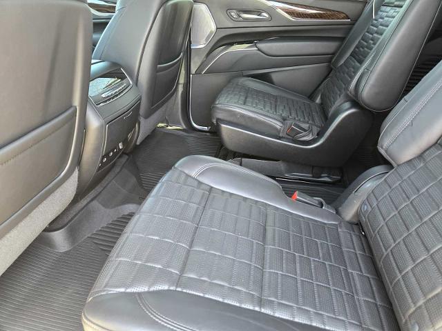 2023 Cadillac Escalade Vehicle Photo in DENTON, TX 76210-9321