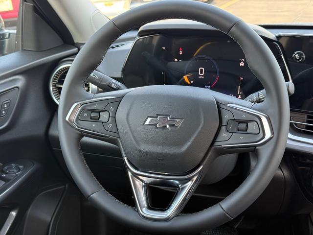 2025 Chevrolet Trax Vehicle Photo in COLUMBIA, MO 65203-3903
