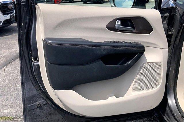 2018 Chrysler Pacifica Vehicle Photo in INDEPENDENCE, MO 64055-1377