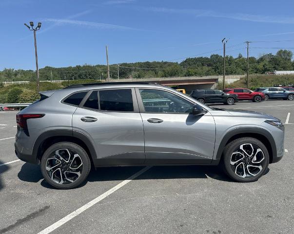 2025 Chevrolet Trax Vehicle Photo in GARDNER, MA 01440-3110