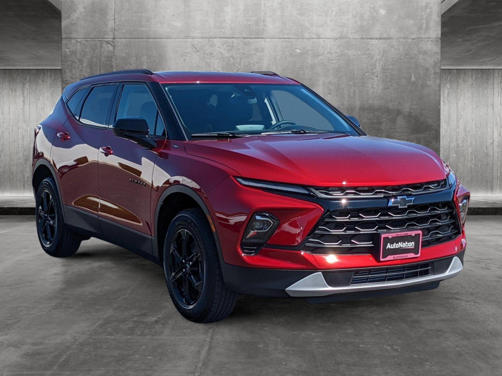 2025 Chevrolet Blazer Vehicle Photo in VALENCIA, CA 91355-1705